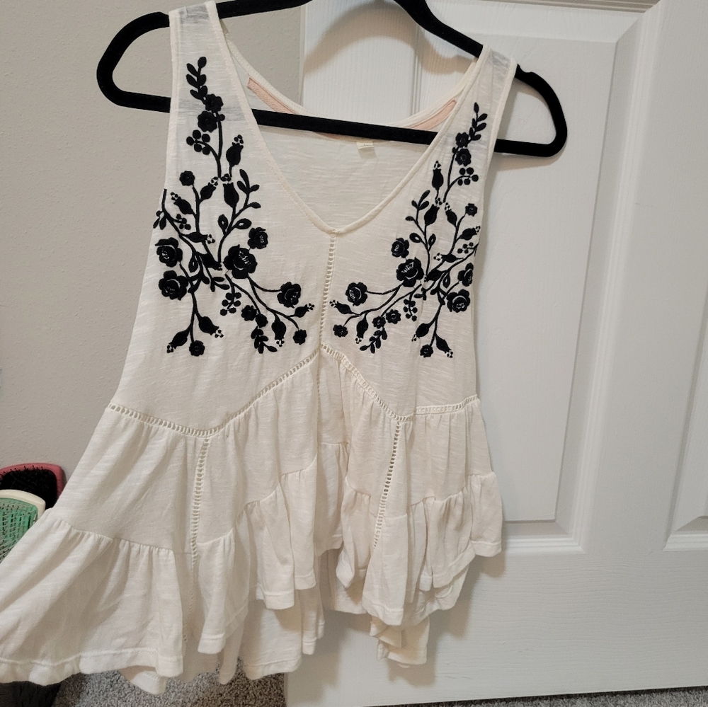 Taylor and Sage Top